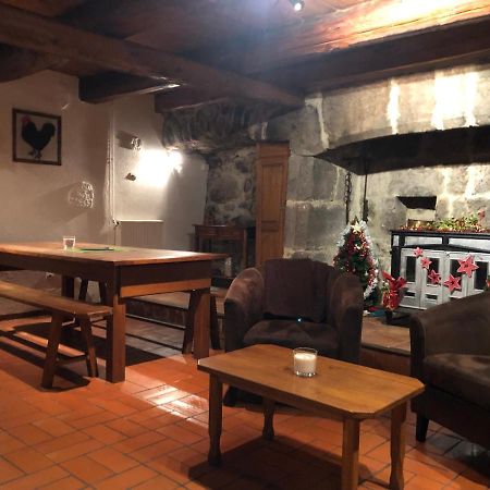 Le Buron Du Mas Marchastel (Cantal) Exterior photo