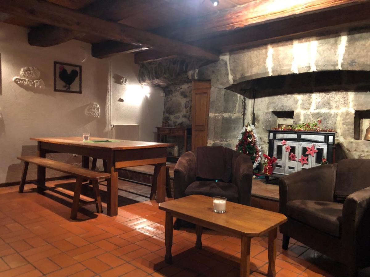 Le Buron Du Mas Marchastel (Cantal) Exterior photo
